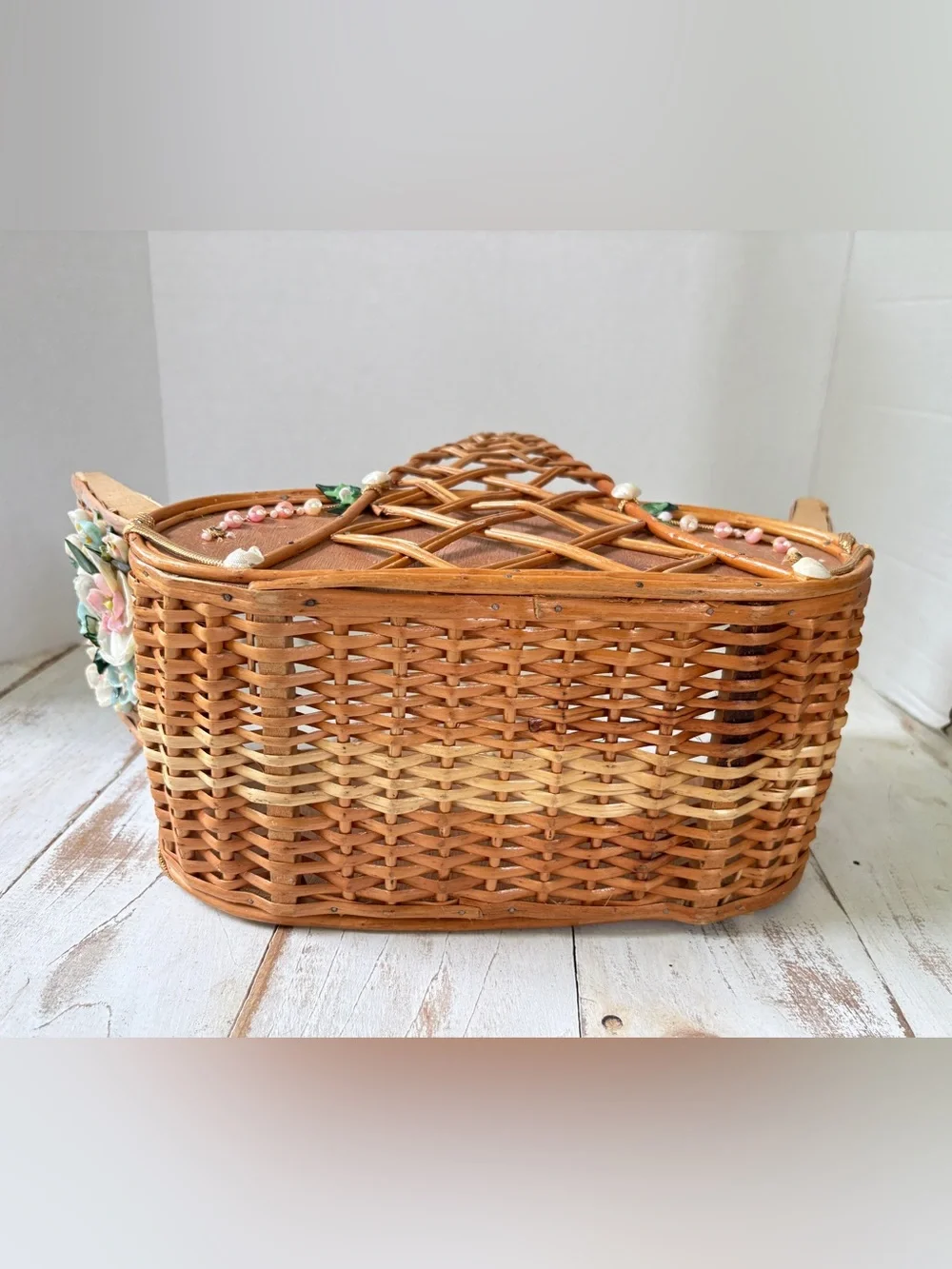 1950s wicker picnic basket purse floral seashells cottage coastal chic rare bag